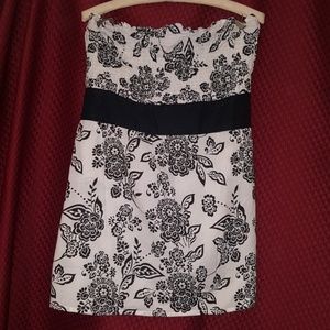 Sleeveless patterned top